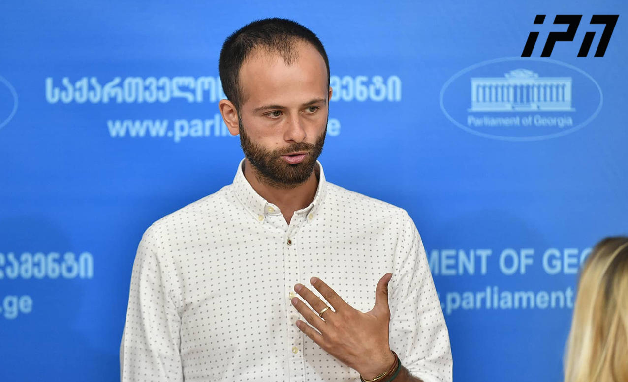 ვახუშტი მენაბდე - ვინც საგანგებო მდგომარეობის გამოცხადებას ითხოვს კანონს თუ ჩახედა ნეტა? - ხელისუფლებას  შესაძლებლობა ეძლევა უზენაესი კანონის მიღმა იმოქმედოს